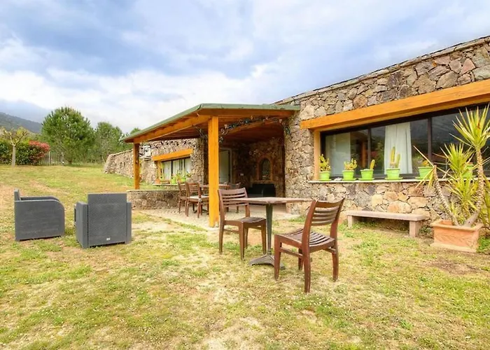 Accueillant à 30 M² Avec Terrasse Et Jardin Moltifao